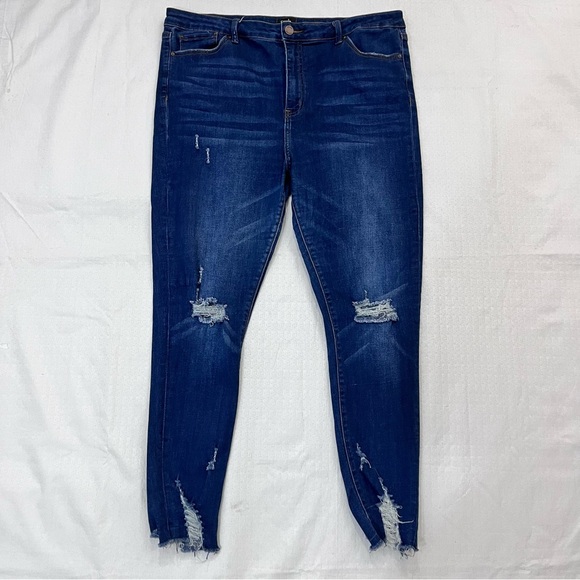 Simple Society Denim - Simple Society Distressed Dark Blue Skinny Jeans size 17/33